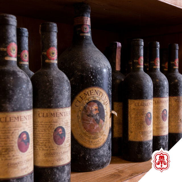 La più grande famiglia del Chianti Classico 🍷

Nel 1965, i soci di Castelli del Grevepesa hanno scelto di unire le loro forze per dare vita a un Consorzio del Chianti Classico che incarnasse l'anima della tradizione enologica toscana.

Dopo quasi 60 anni portiamo ancora avanti quella missione, continuando a coltivare i vigneti con lo stesso amore e rispetto che avevano i nostri avi. 

Brindiamo alla bellezza delle nostre terre e alla dedizione che ci guida ogni giorno!

#lapiùgrandefamigliadelchianticlassico #chiantilovers #chianticlassico #castellidelgrevepesa